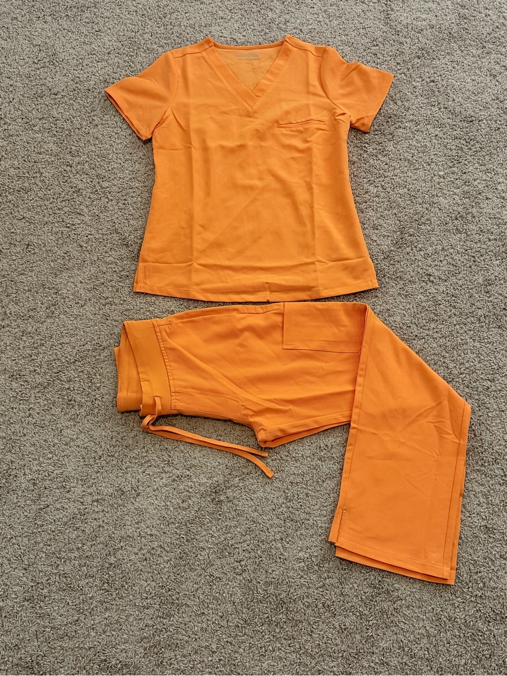 Mandala women’s scrubs set. 🧡✨ 🩺